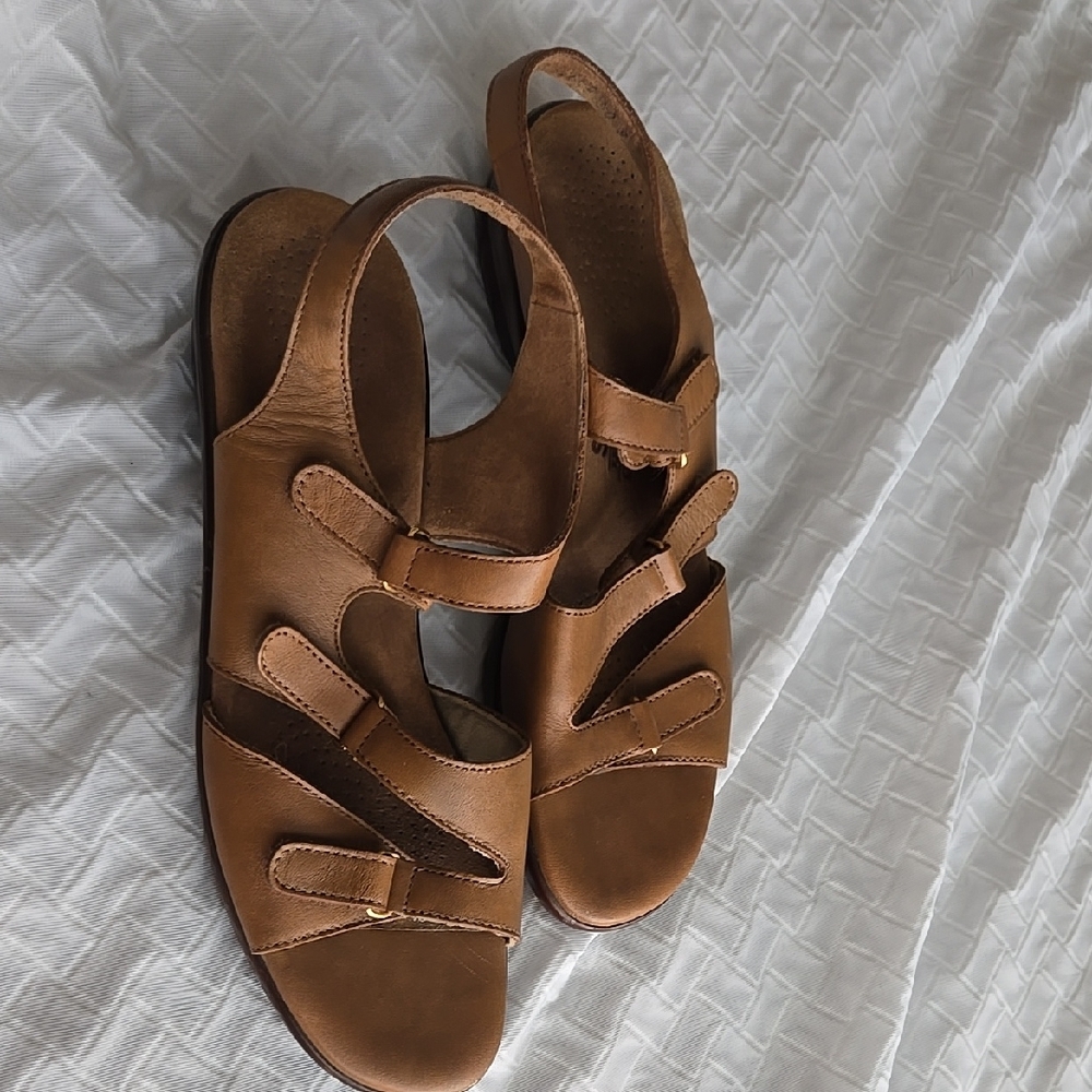 SAS Women's Tan Strappy Leather Hook-and-Loop Sandals - Picture 2 of 10